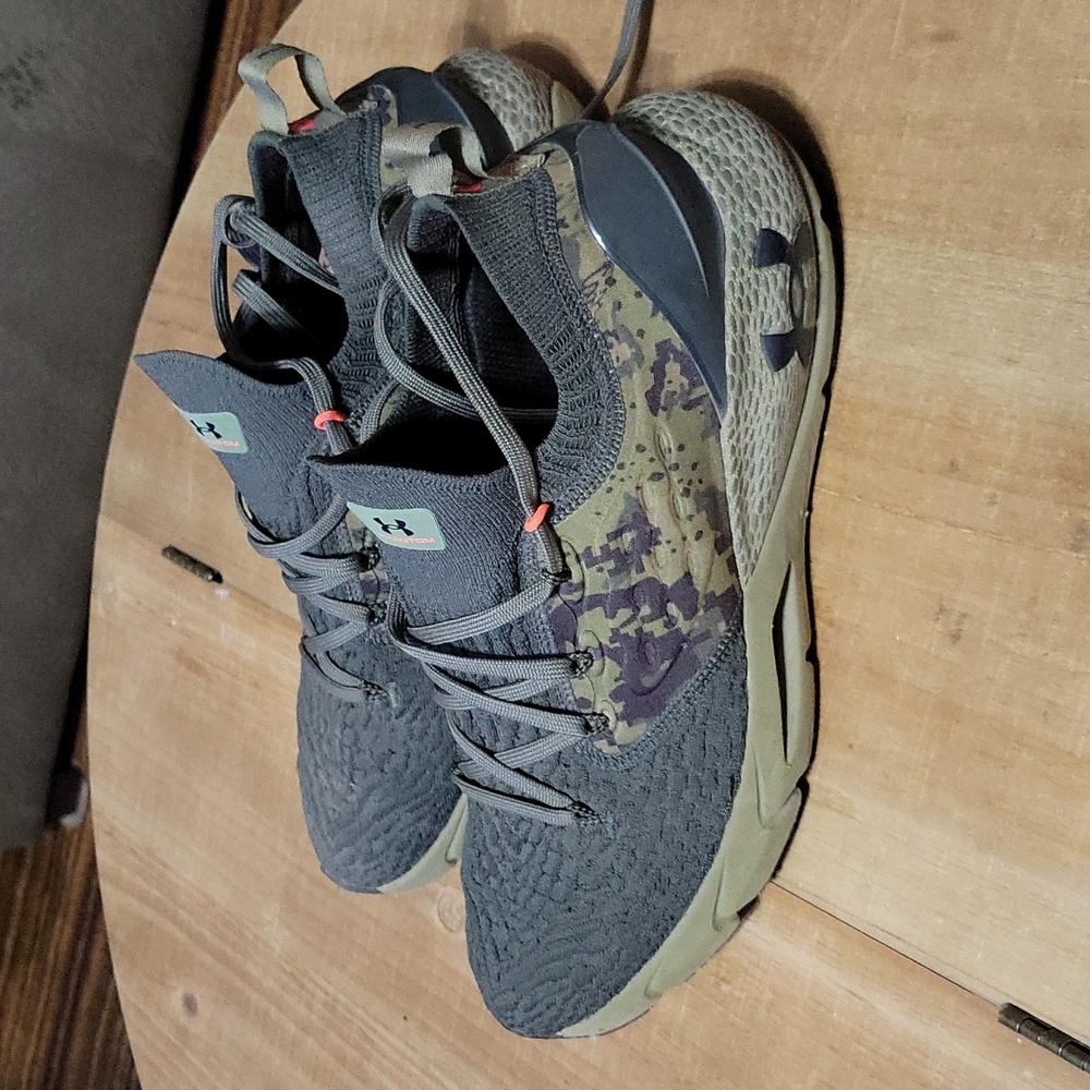 Under Armour men's shoes size 10